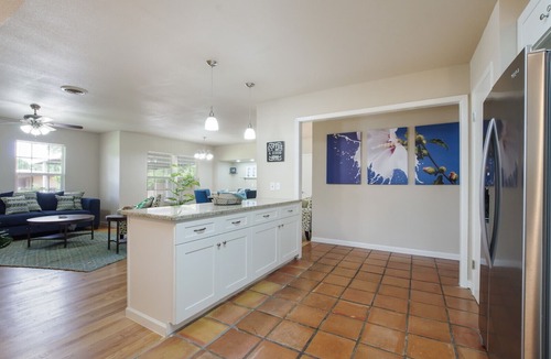 Shearer Hills - Ridgeview House | REX | 10% OFF | Updated & Cozy | Fast WiFi | Entire Family Home in San Antonio
