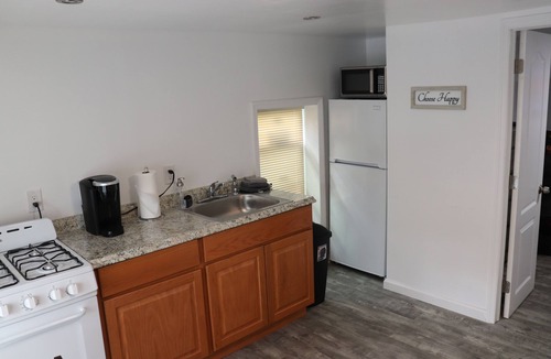 Roscoe Hotel | Reynolds House Inn & Motel