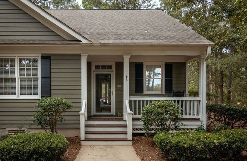Eatonton House | Reynolds Lake Oconee Golf Cottage on Great Waters 8th tee.