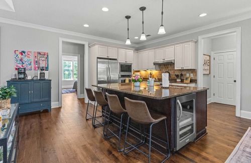 Reynolds Landing Apartment | Reynolds Landing Home|King Beds|Game Room|Fire Pit