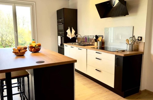Limoges Metropole House | Reynou Gite | Private Pool | Near Limoges | Wi-Fi | Peace & Relaxation Disco