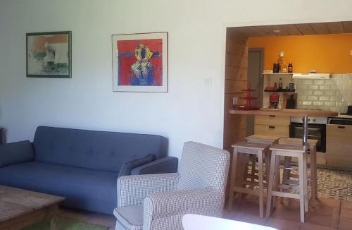 Henvic Apartment | rez de jardin ancien moulin