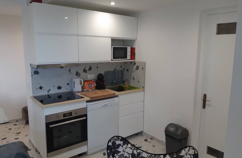 Port-Vendres Apartment | Rez de Jardin Dans Villa Bord de mer