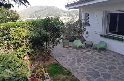 Port-Vendres Apartment | Rez de Jardin Dans Villa Bord de mer