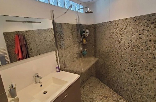 Biot Apartment | Rez-de-villa 80 m2 Jacuzzi Privatif