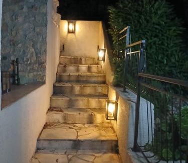 Menton Apartment | Rez de villa avec piscine