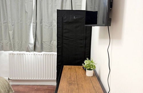 Dudden Hill Hotel | RF-Comfy room for 1 in Wembley!