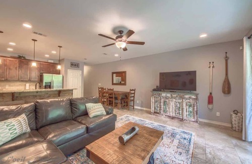 New Braunfels Condo | RG 105 Rio Refuge