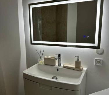 Viviers Apartment | Rhône Studio avec terrace parking privé