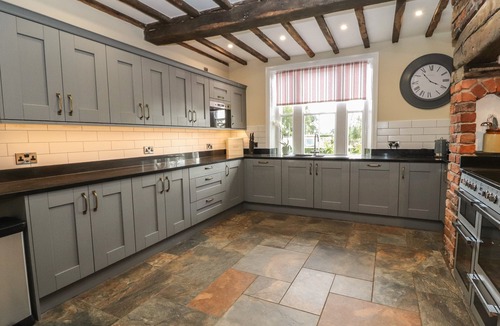 Llanymynech Cottage | Rhandregynwen Hall