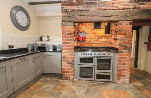 Llanymynech Cottage | Rhandregynwen Hall