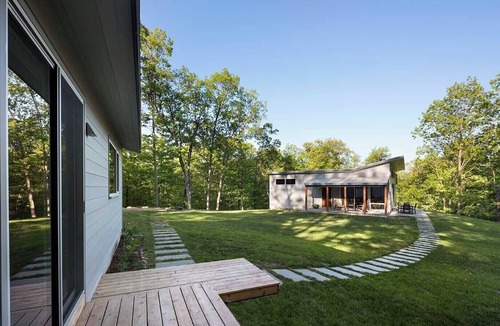 Rhinebeck House | Rhinebeck: Peace & Quiet on 16 Acres Near Omega