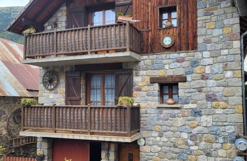 Saint-Dalmas House | Rhododendrons - VALDEBLORE