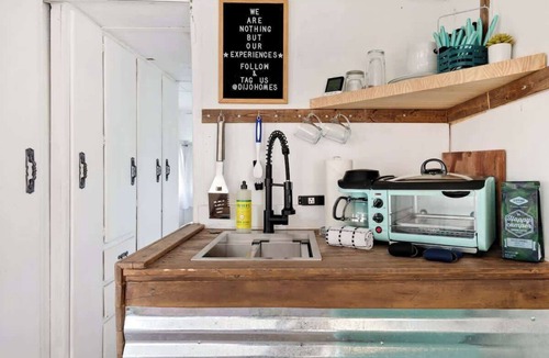 Franklin Park House | Rhonda the Rambler- Glamp w/Pets