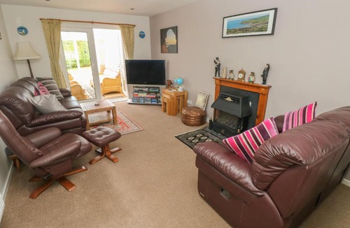 Dinas Cross House | Rhoslan