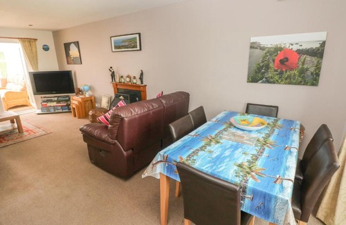 Dinas Cross House | Rhoslan