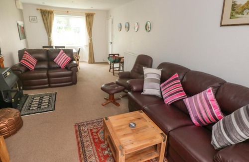 Dinas Cross House | Rhoslan