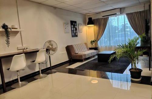 Air Hangat Hostel | Rhu Dormitory