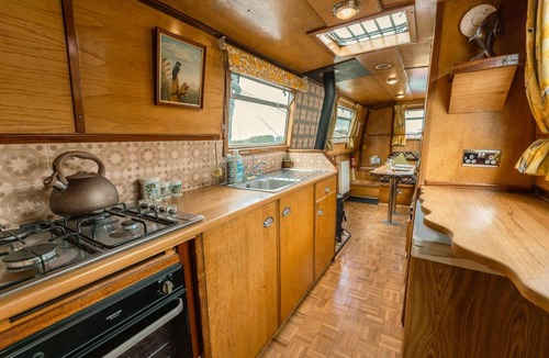 Shoreham-by-Sea Boat Rental | Rhubarb and Custard