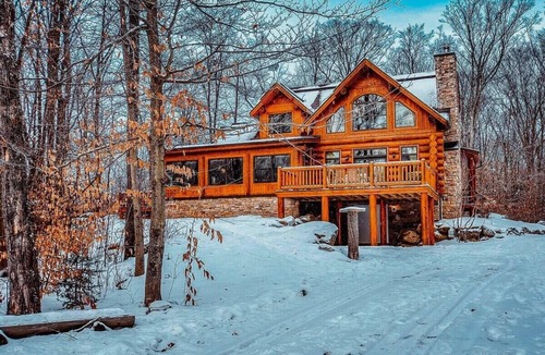 Riviere-Rouge Ski Chalet | Rhuddin - Nature Retreat w/Spa