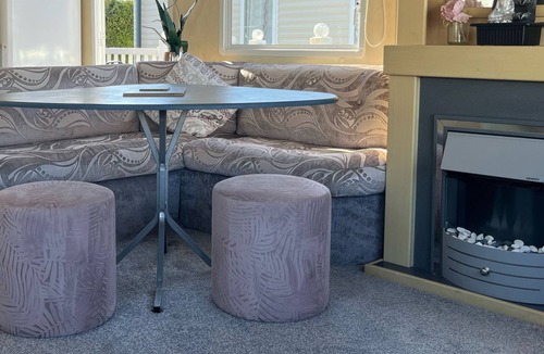 Kinmel Bay House | Rhyl en suite caravan