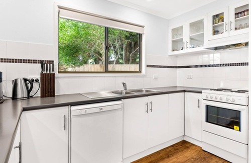 Rhyll House | Rhyll Rendezvous - 400m from beach