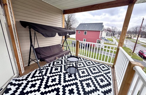 Southside Apartment | Rhythm & Blues Retreat near Syracuse University!