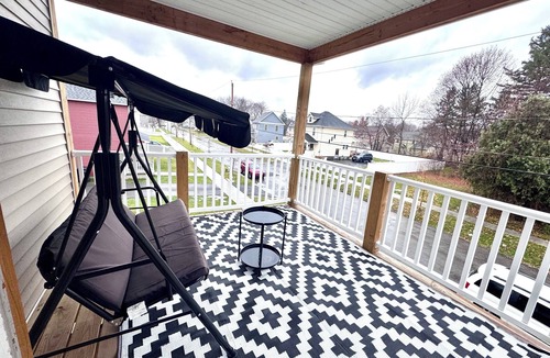 Southside Apartment | Rhythm & Blues Retreat near Syracuse University!