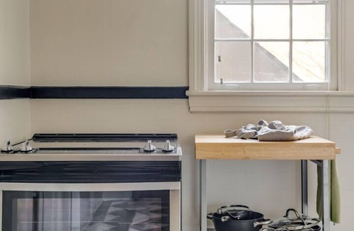 Green Hills House | Rhythm-Walk to 12 South-Local Shops & Restaurants