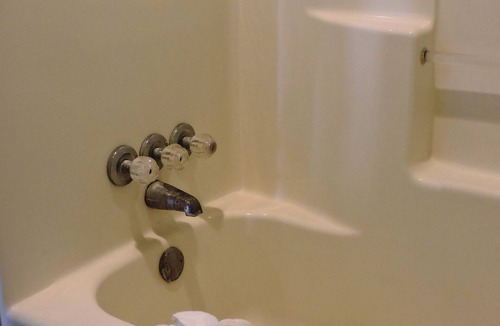 Crystal City Hotel | Riata Inn Crystal City
