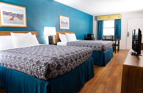 Redford Hotel | Riata Inn