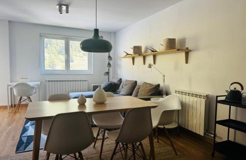 Arinsal Apartment | Ribasol Ski Park 5 pers, max 4 adults, HUT7602