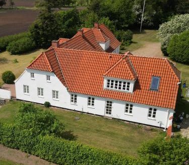 Vester Vedsted House | Ribe Dankirke Bed & Kitchen