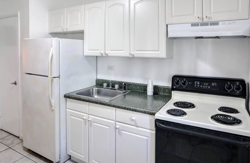 Hallandale Beach Hotel | Richard's Motel Extended Stay