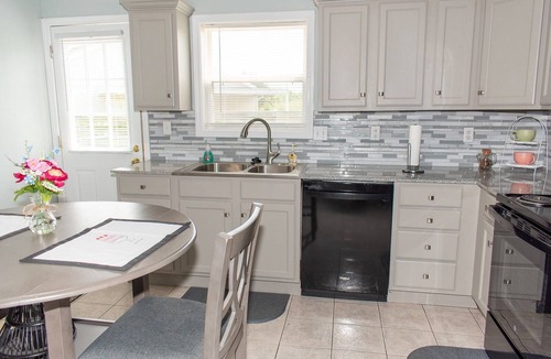 Lebanon Apartment | Richardson Roost!nHidden spot in the city but a feel of country!
