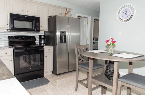 Lebanon Apartment | Richardson Roost!nHidden spot in the city but a feel of country!