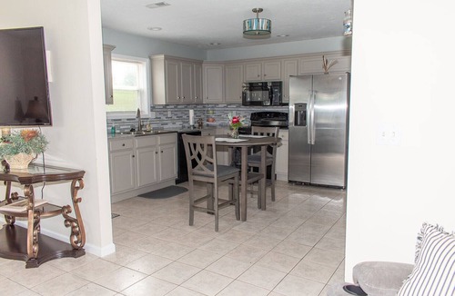 Lebanon Apartment | Richardson Roost!nHidden spot in the city but a feel of country!