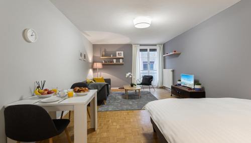 Le Prieure Apartment | Richemont 7 - Self Check In by Homenhancement