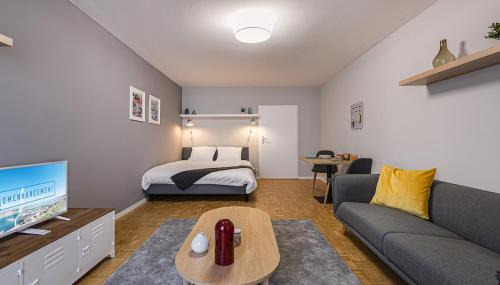 Le Prieure Apartment | Richemont 7 - Self Check In by Homenhancement