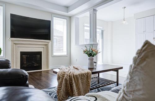 Richmond Hill Villa | Richland Modern Luxury house