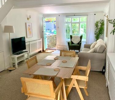 South Richmond House | Richmond Escape