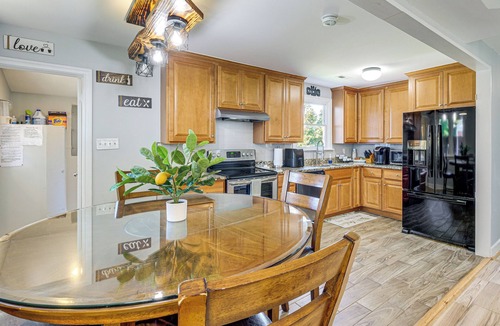 Henrico Cottage | Richmond Home w/Fire Pit - 12 Mi to Downtown