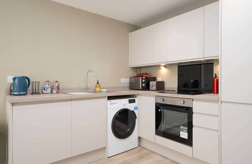 Everton Apartment | Richmond Row 2 Bed Apartment | Secure Parking & EV