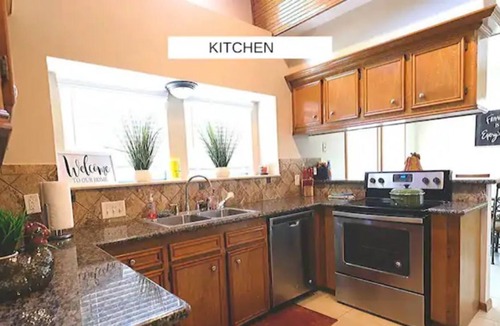 Pecan Grove House | Richmond/Sugarland - Oasis, 6 Beds, 4 Bdrm, 3 Bath