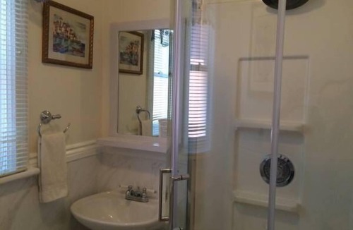 Golden Triangle House | Rideau Inn