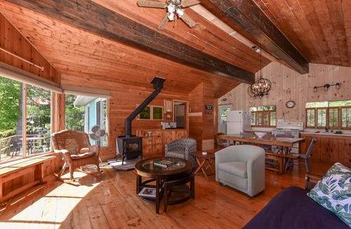 Portland Ski Chalet | Rideau Pines | Waterfront Cottage on Big Rideau Lake