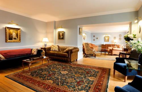 Chapel en le Frith House | Ridge Hall