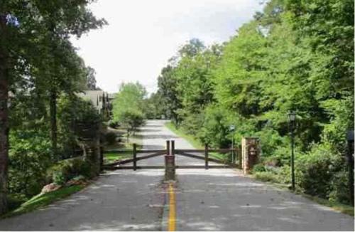 Foscoe House | Ridge Haven Lodge at Echota