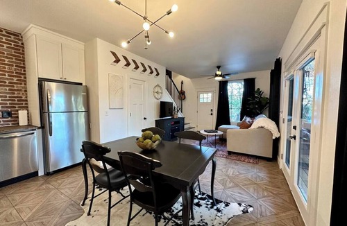 Siloam Springs House | Ridge House w/Park & River View