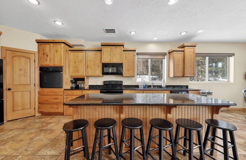 Brian Head Cabin | Ridge Top Lodge - 7 bedrooms
